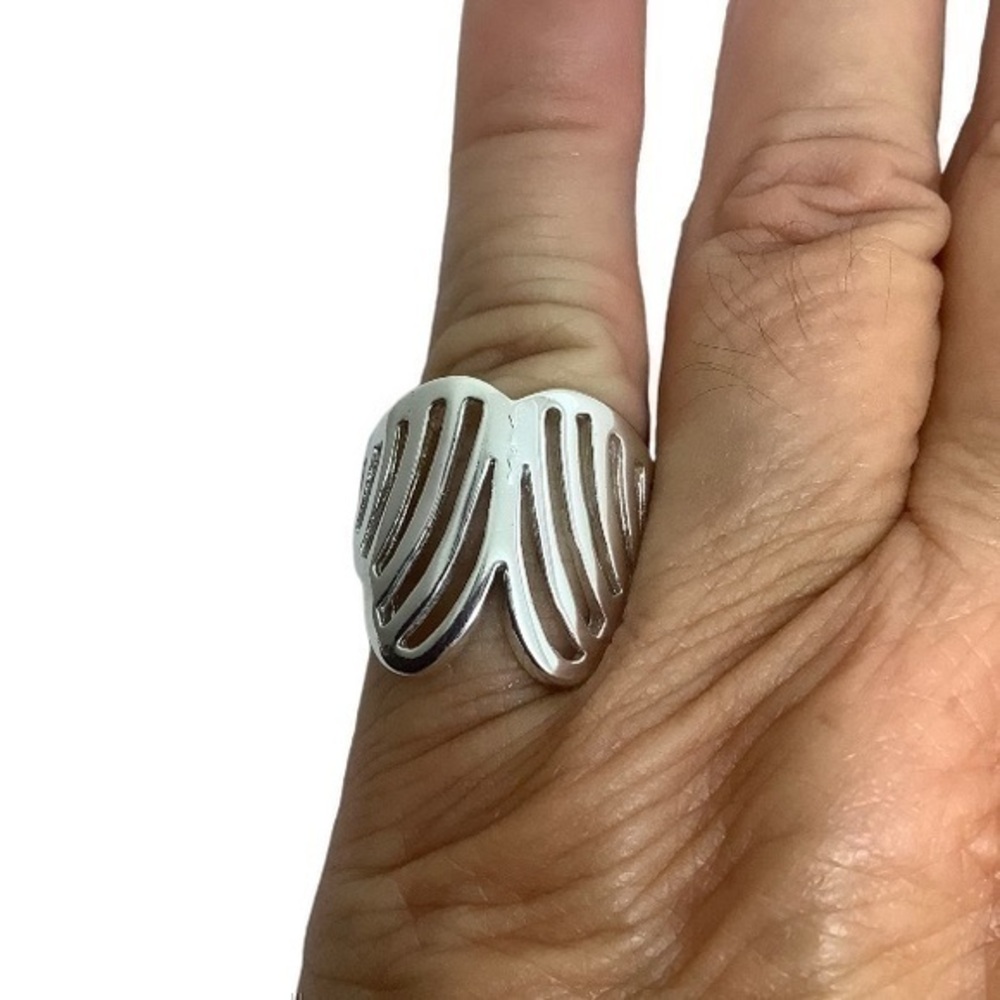 Sterling silver scroll ring size 7.5